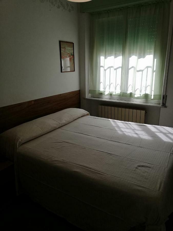 Hotel Caprice Марина-ди-Масса Экстерьер фото